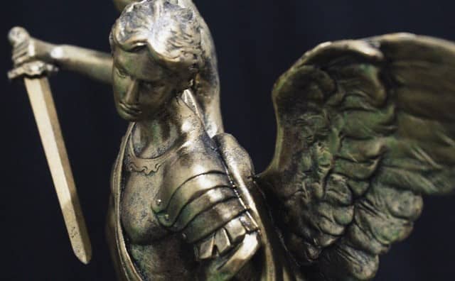 Saint Michel Archange et sa prière contre les forces du mal :